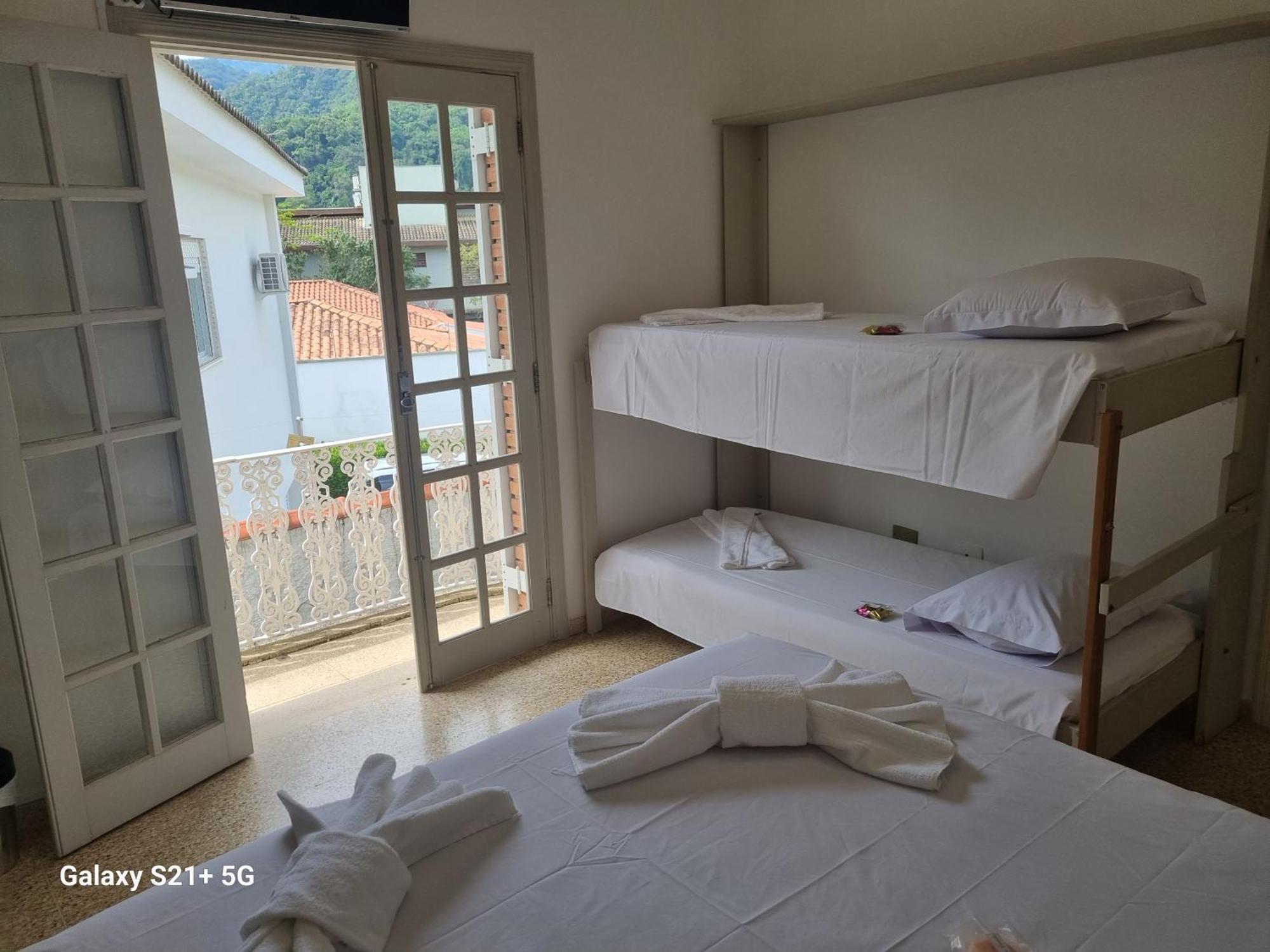 Bela's Suites- 60 M Da De Barequecaba